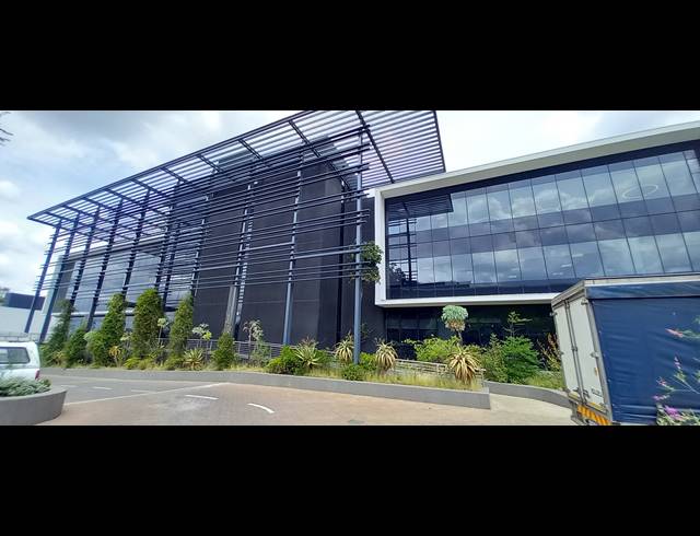 350M² OFFICE TO LET IN BRYANSTON